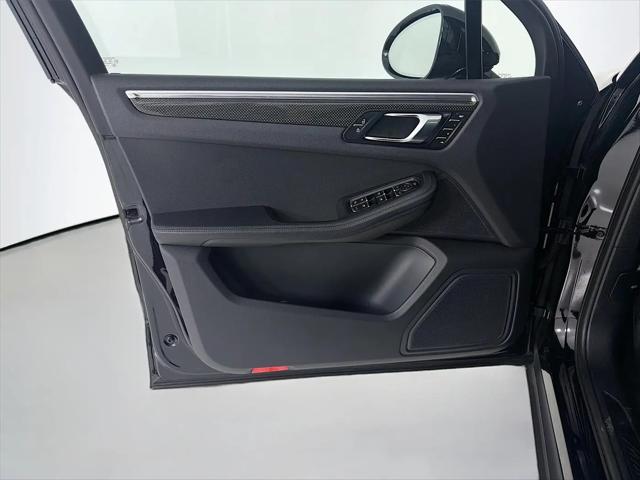 2023 Porsche Macan Macan