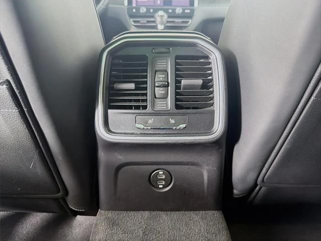 2023 Porsche Macan Macan