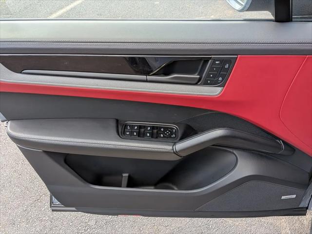 2025 Porsche Cayenne E-Hybrid S