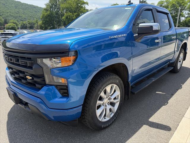 2022 Chevrolet Silverado 1500 4WD Crew Cab Short Bed Custom