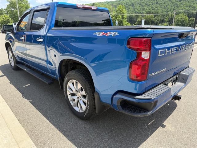 2022 Chevrolet Silverado 1500 4WD Crew Cab Short Bed Custom