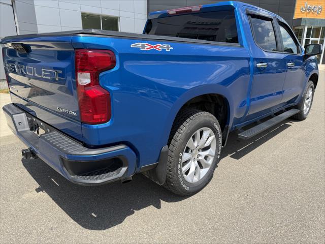 2022 Chevrolet Silverado 1500 4WD Crew Cab Short Bed Custom