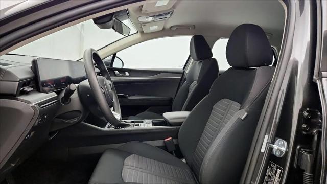 2025 Kia K5 LXS