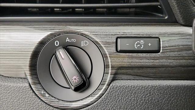 2021 Volkswagen Passat 2.0T R-Line