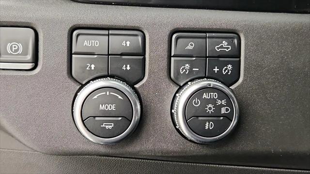 2023 GMC Sierra 1500 4WD Crew Cab Short Box SLT