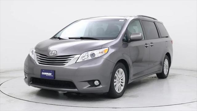 2015 Toyota Sienna XLE 8 Passenger