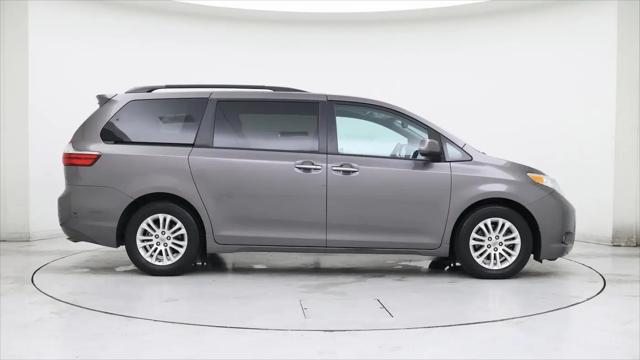 2015 Toyota Sienna XLE 8 Passenger