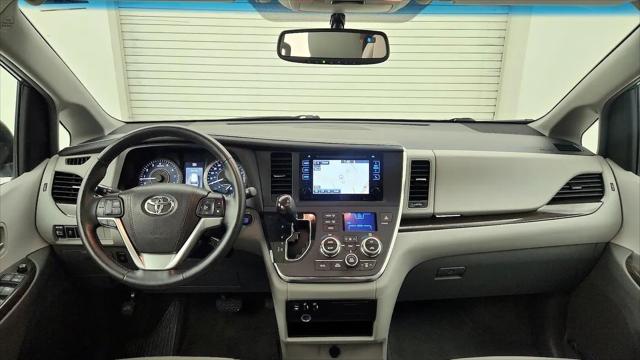 2015 Toyota Sienna XLE 8 Passenger