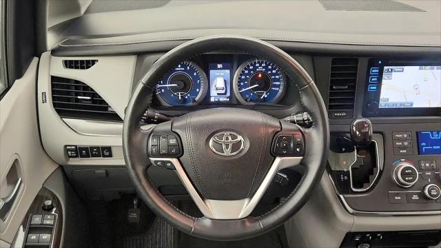 2015 Toyota Sienna XLE 8 Passenger