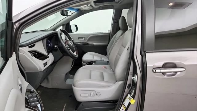 2015 Toyota Sienna XLE 8 Passenger