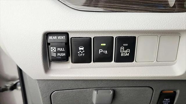 2015 Toyota Sienna XLE 8 Passenger
