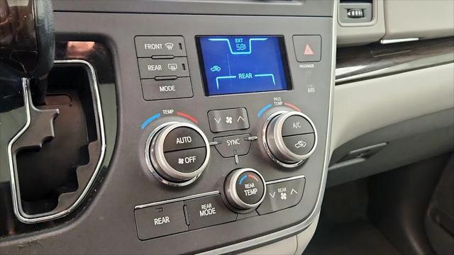 2015 Toyota Sienna XLE 8 Passenger