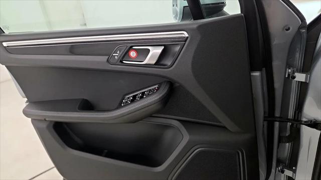 2021 Porsche Macan Macan