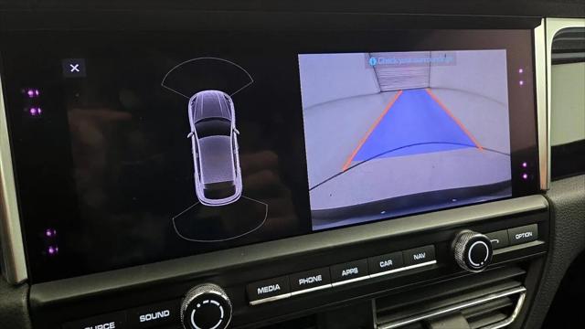 2021 Porsche Macan Macan