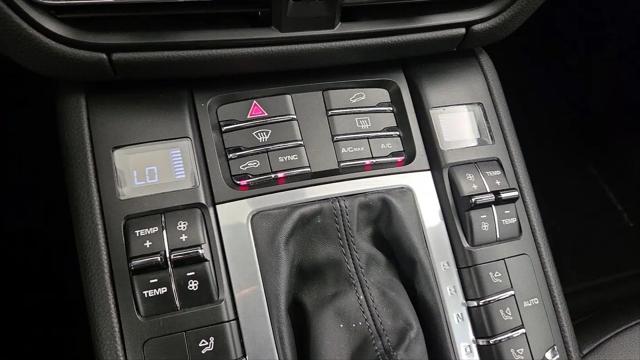 2021 Porsche Macan Macan