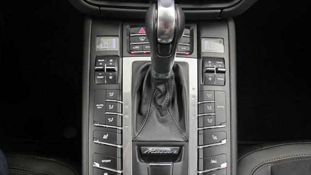 2021 Porsche Macan Macan