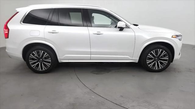 2022 Volvo XC90 T6 Momentum 7 Passenger