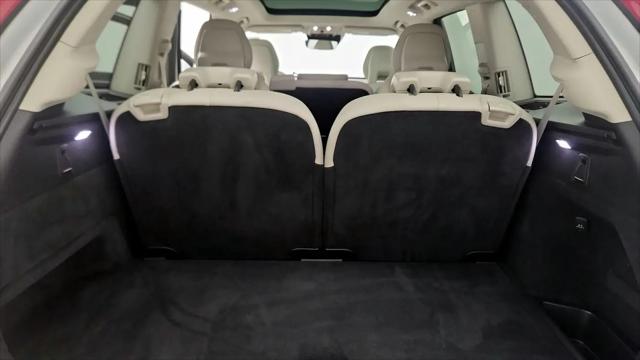 2022 Volvo XC90 T6 Momentum 7 Passenger