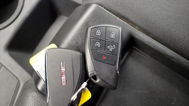 2022 GMC Sierra 1500 4WD Crew Cab Short Box Elevation