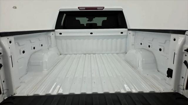 2023 Chevrolet Silverado 1500 4WD Crew Cab Short Bed LT with 2FL