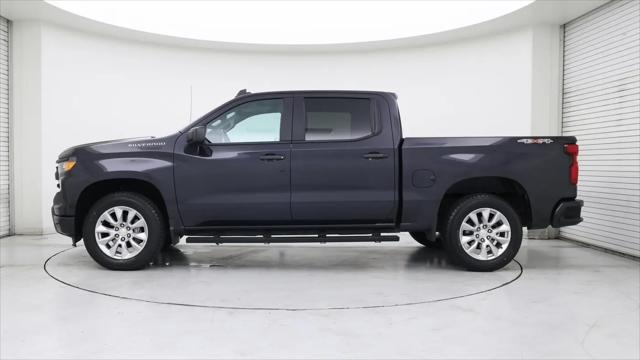 2022 Chevrolet Silverado 1500 4WD Crew Cab Short Bed Custom