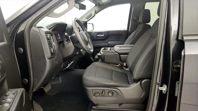 2022 Chevrolet Silverado 1500 4WD Crew Cab Short Bed Custom