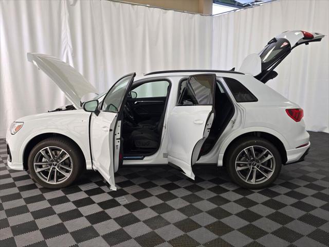 2025 Audi Q3 Premium 45 TFSI S line quattro Tiptronic