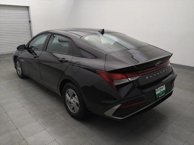 2025 Hyundai Elantra SE