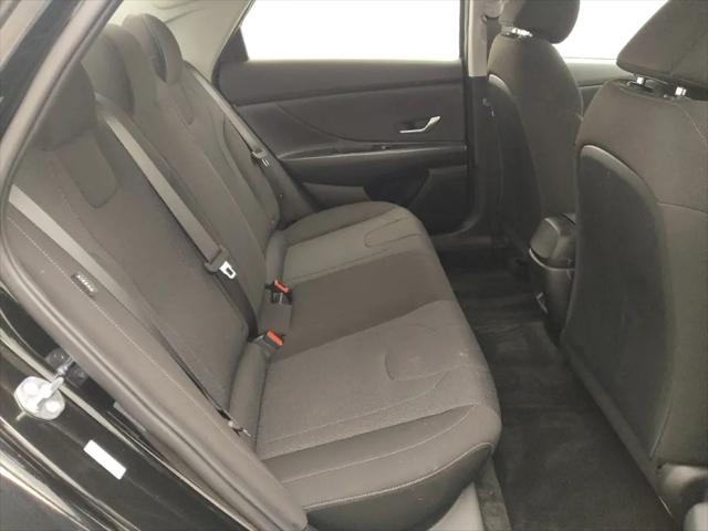 2025 Hyundai Elantra SE