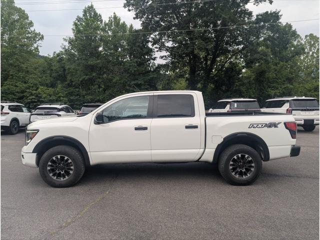 2023 Nissan TITAN Crew Cab PRO-4X 4x4 2023 Nissan TITAN Crew Cab PRO-4X 4x4