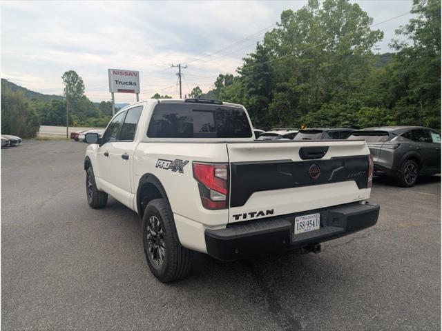 2023 Nissan TITAN Crew Cab PRO-4X 4x4 2023 Nissan TITAN Crew Cab PRO-4X 4x4