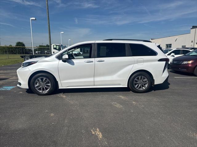 2025 Toyota Sienna XLE 2025 Toyota Sienna XLE