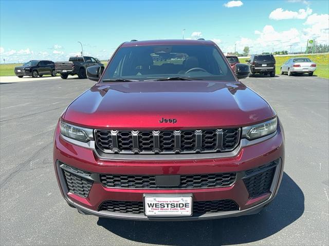 2026 Jeep Grand Cherokee GRAND CHEROKEE LAREDO ALTITUDE 4X4 2026 Jeep Grand Cherokee GRAND CHEROKEE LAREDO ALTITUDE 4X4