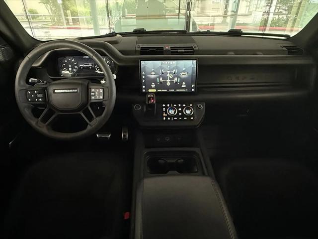 2022 Land Rover Defender 110 V8