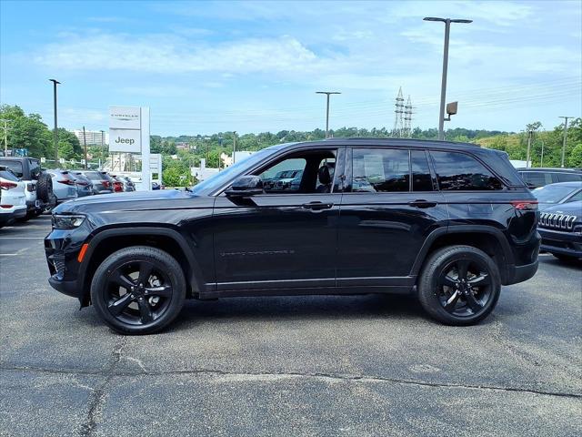 2023 Jeep Grand Cherokee Altitude 4x4 2023 Jeep Grand Cherokee Altitude 4x4