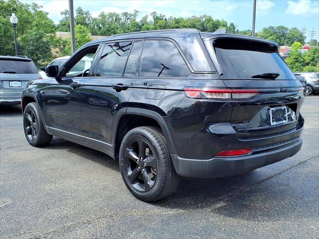 2023 Jeep Grand Cherokee Altitude 4x4 2023 Jeep Grand Cherokee Altitude 4x4