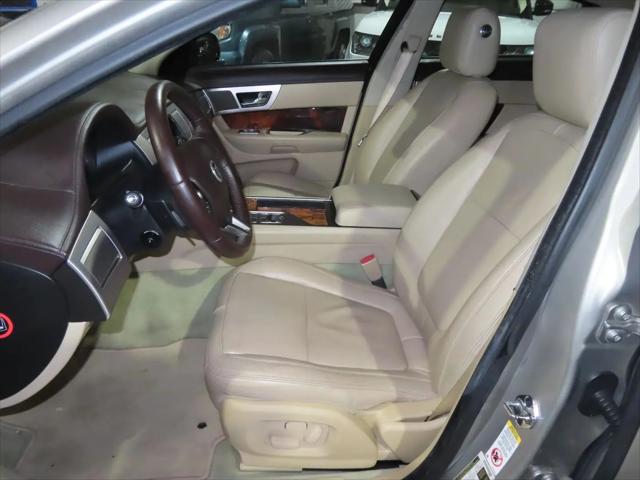 2011 Jaguar XF Premium