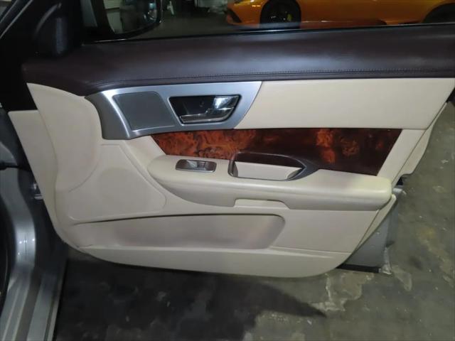 2011 Jaguar XF Premium