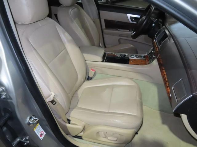 2011 Jaguar XF Premium