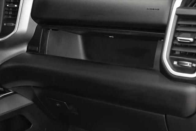 2021 Ram 1500 Big Horn Crew Cab 4x4 5'7" Box