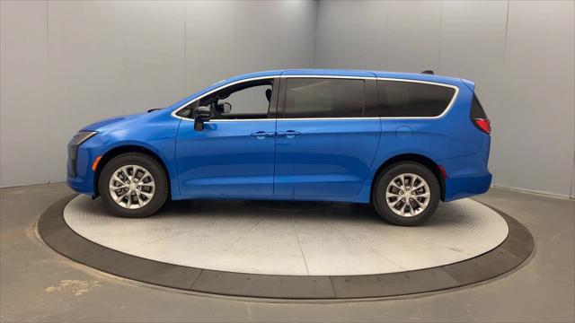 2027 Chrysler Pacifica PACIFICA SELECT AWD