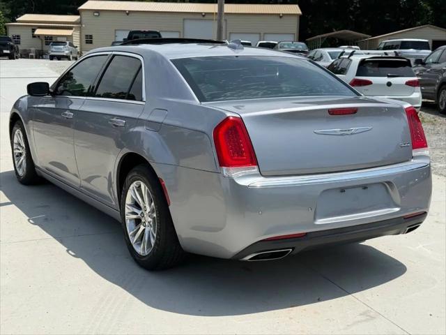 2017 Chrysler 300 Limited