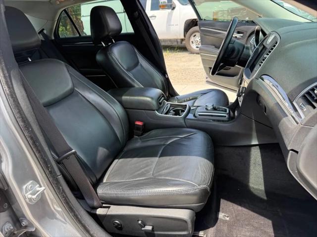 2017 Chrysler 300 Limited