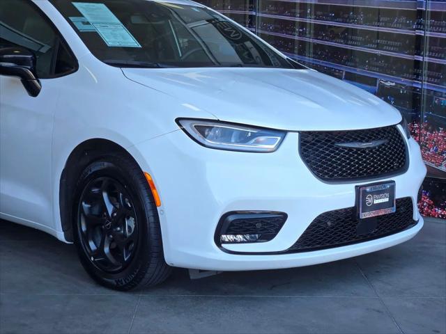 2024 Chrysler Pacifica Hybrid S Appearance Pkg