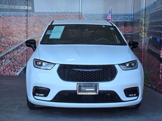 2024 Chrysler Pacifica Hybrid S Appearance Pkg