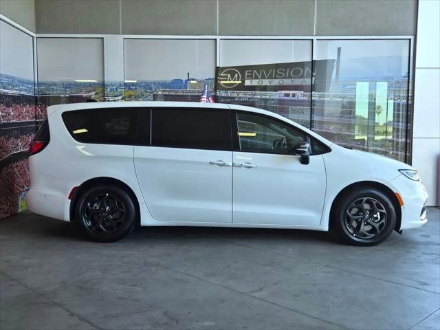 2024 Chrysler Pacifica Hybrid S Appearance Pkg