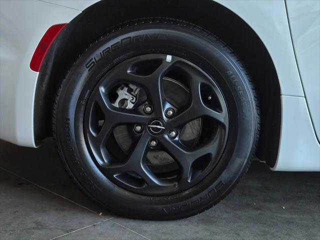 2024 Chrysler Pacifica Hybrid S Appearance Pkg