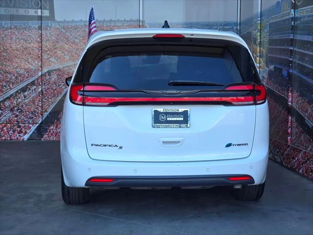 2024 Chrysler Pacifica Hybrid S Appearance Pkg