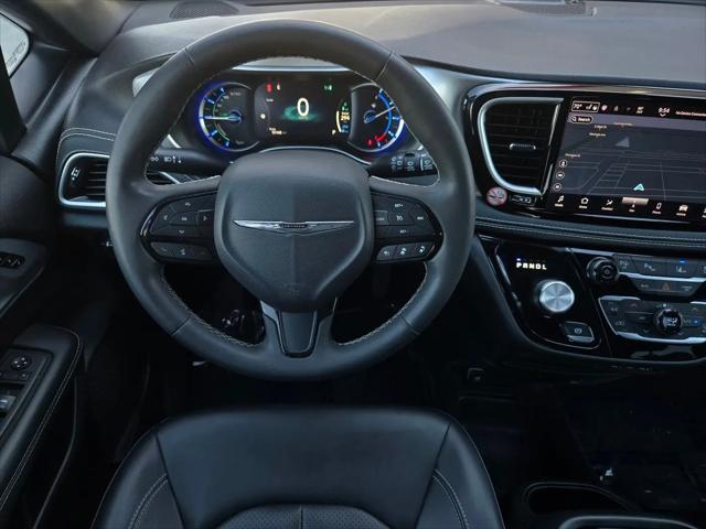 2024 Chrysler Pacifica Hybrid S Appearance Pkg