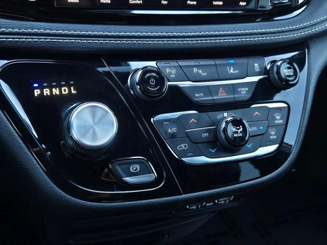 2024 Chrysler Pacifica Hybrid S Appearance Pkg